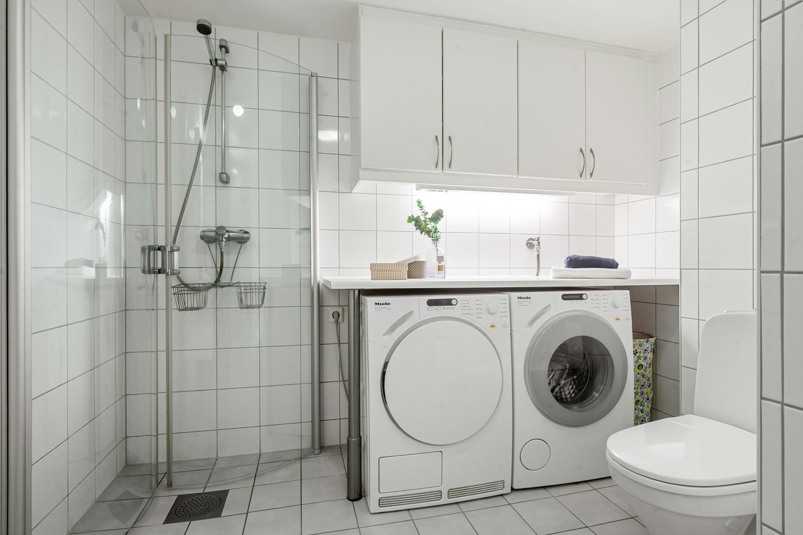 Türverriegelung einer Waschmaschine im Türbereich